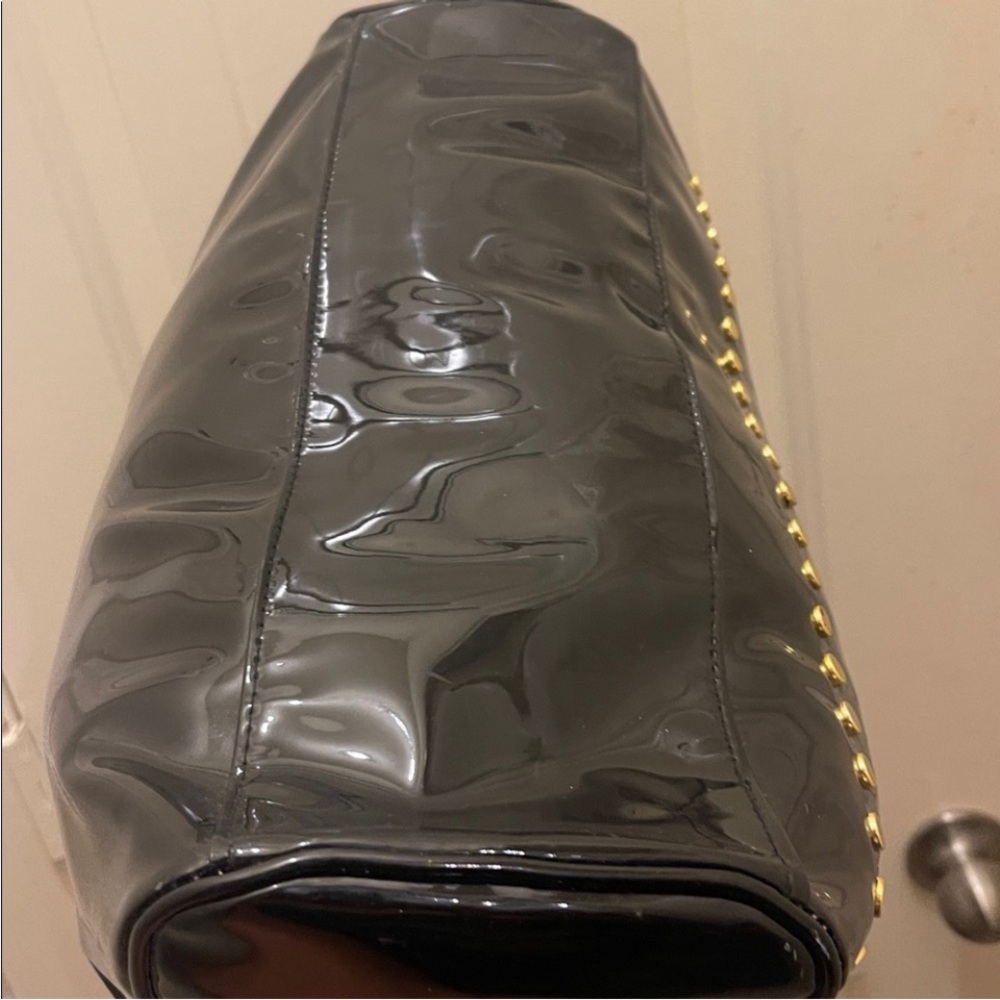 Elegant Nicki Minaj Black Patent Leather Bag with Gold Accents - Picture 9 of 15